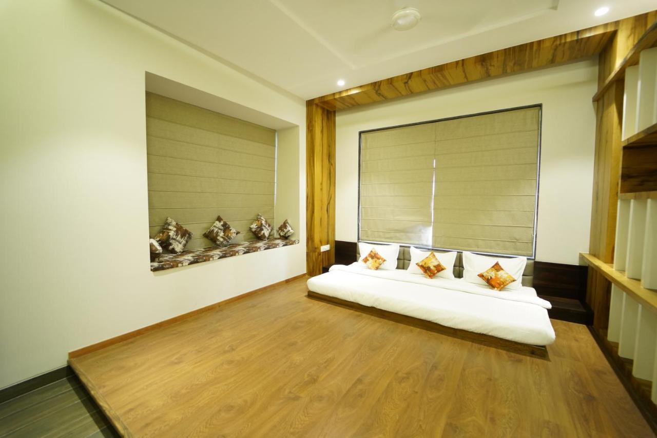 Hotel The Royal Inn Baramati Exterior photo