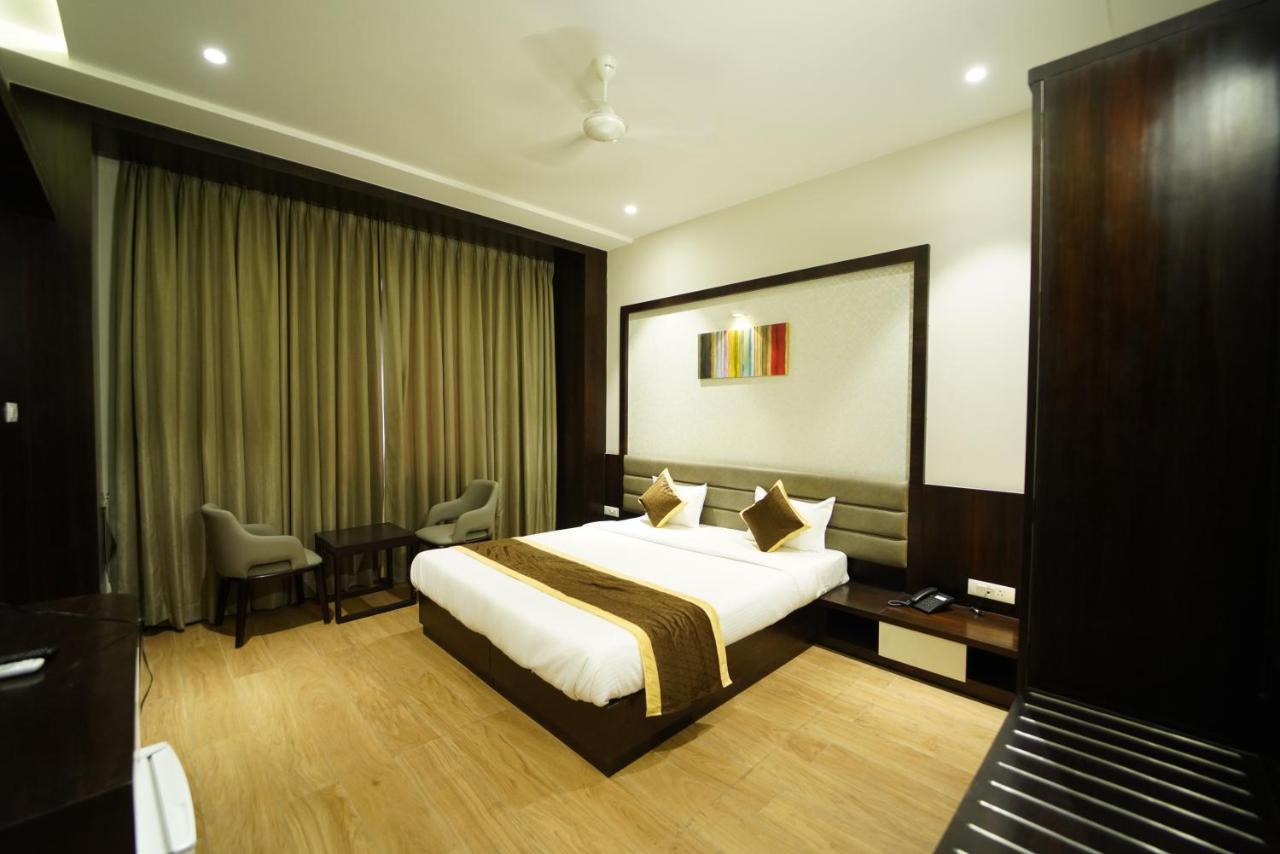 Hotel The Royal Inn Baramati Exterior photo