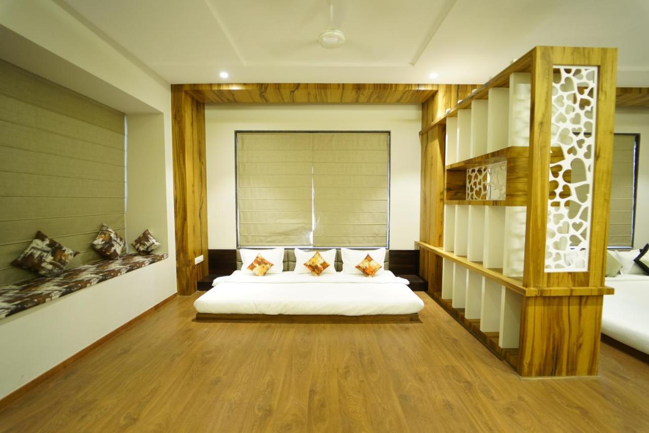 Hotel The Royal Inn Baramati Exterior photo