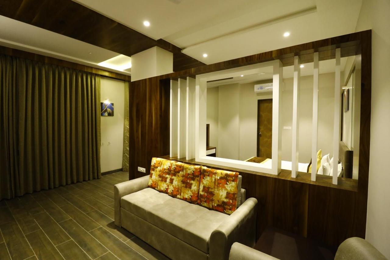 Hotel The Royal Inn Baramati Exterior photo